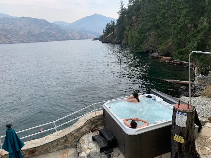 best hot tub in washington state, located at a rental home in Lake Chelan