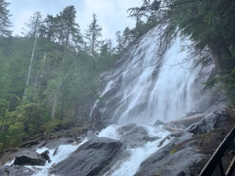 Hiking Bridal Veil Falls (Full Review!)