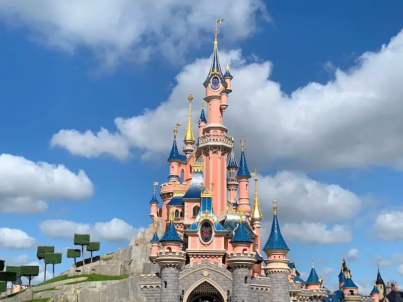 Tips for Disneyland Paris in France and the Disneyland Paris Castle