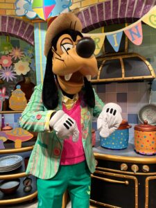 Goofy dressed up at Goofy's Kitchen for spring time