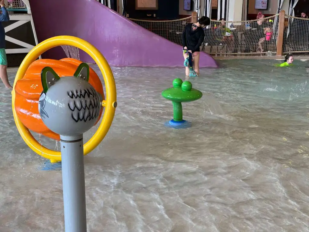 kiddie pool area at the Great Wolf Lodge