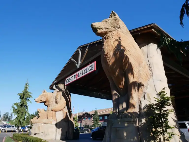 Great Wolf Lodge entrance