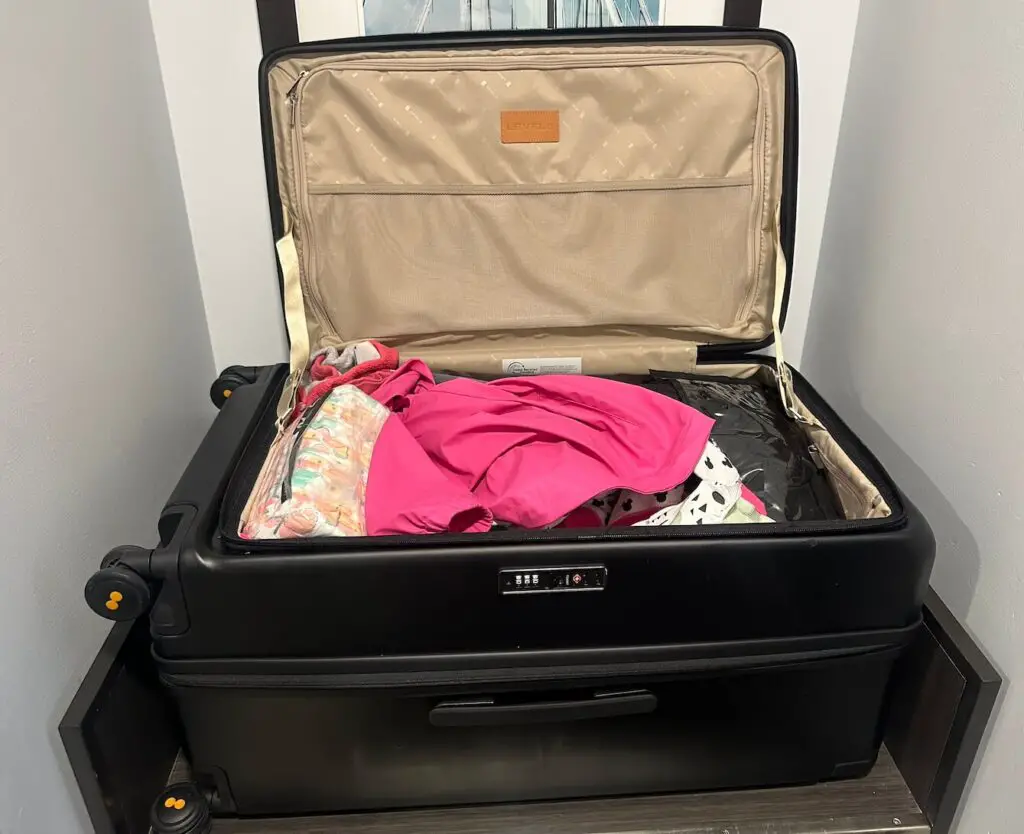 Adventurer Checked 28" 
