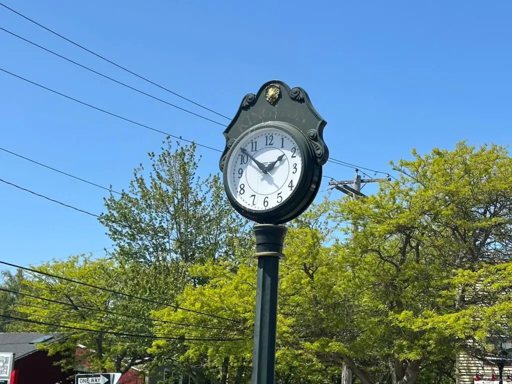 Clock in Kingston