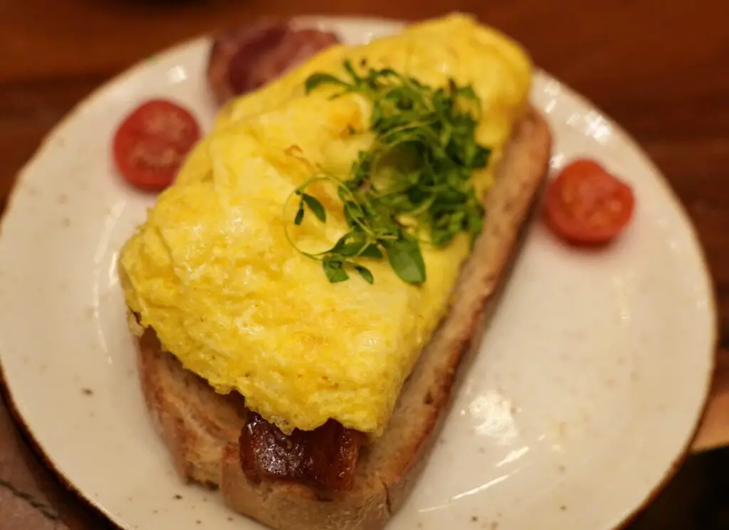 English Breakfast at Club 268